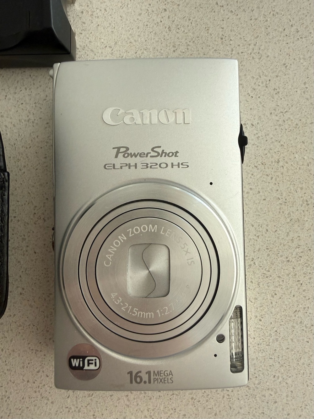 Canon PowerShot ELPH 320 HS 16.1MP Silver Digital Camera Charger Case & memory c